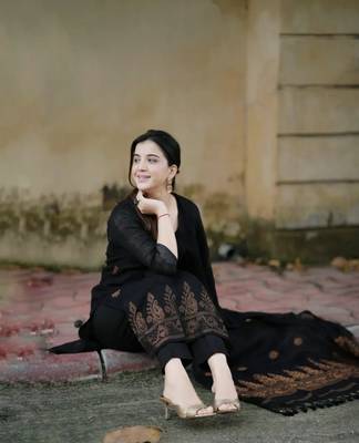 Beautiful black handwoven jamdani cotton straight kurta pant with tassel dupatta set 2