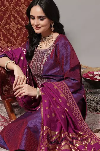 Geometric Woven Design Regular Zari Kurta with Trousers & Dupatta