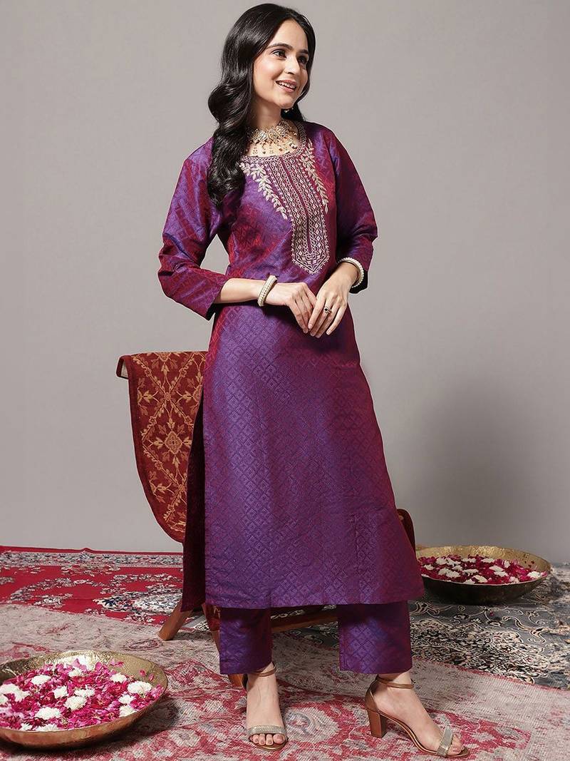 Geometric Woven Design Regular Zari Kurta with Trousers & Dupatta