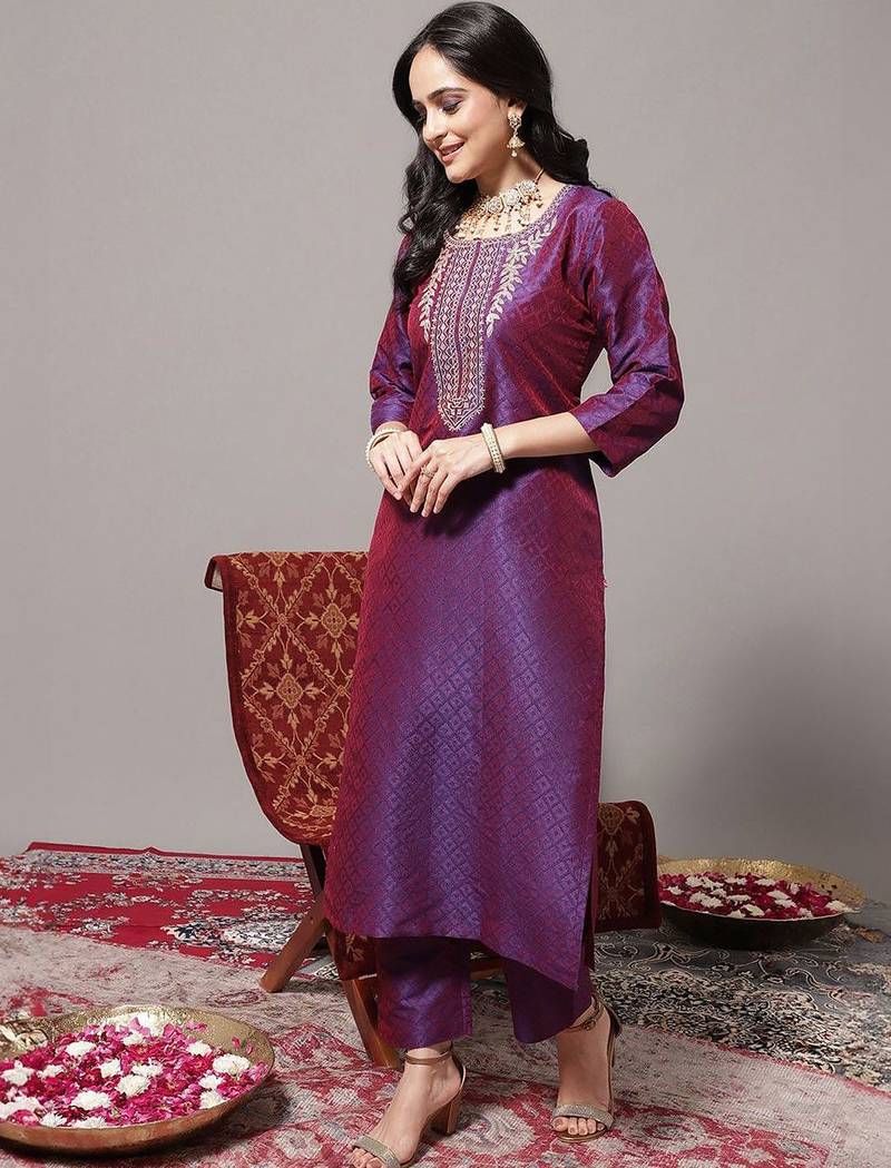 Geometric Woven Design Regular Zari Kurta with Trousers & Dupatta