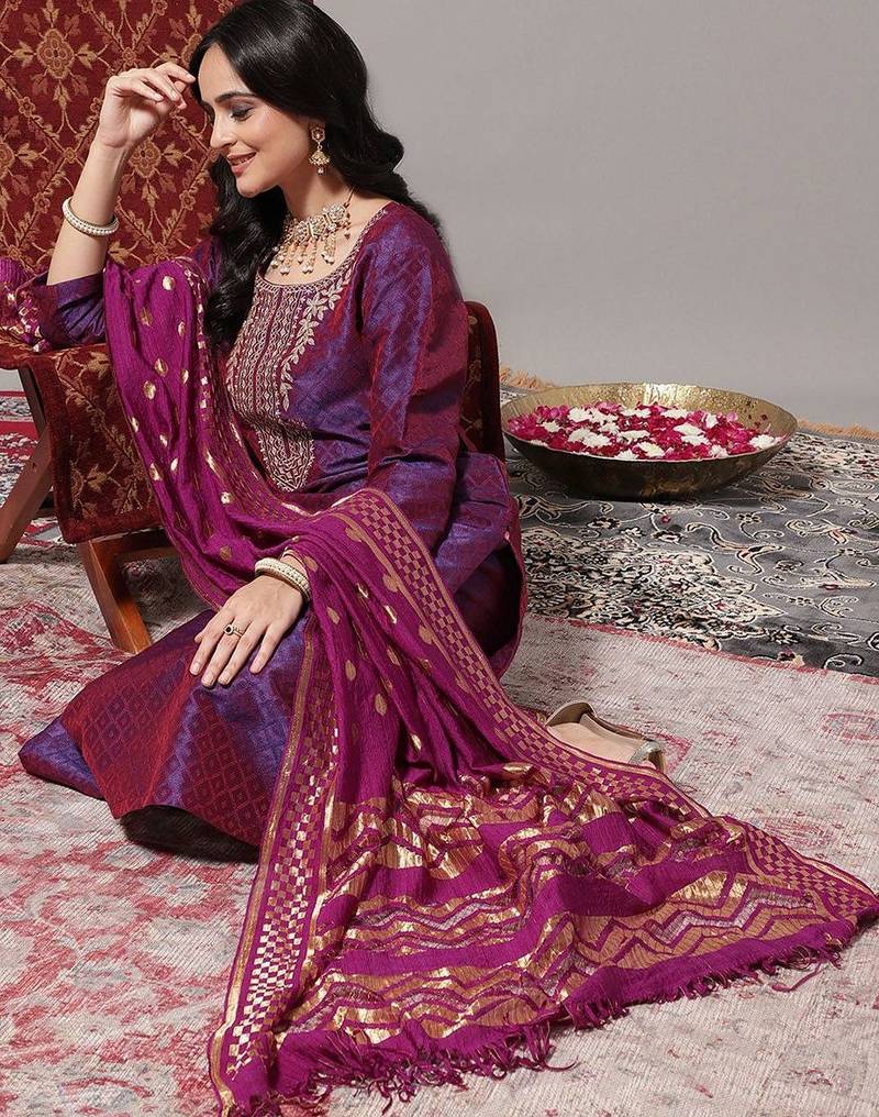 Geometric Woven Design Regular Zari Kurta with Trousers & Dupatta