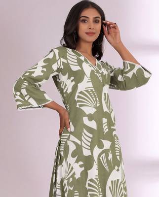 Floral Printed V-Neck Pure Cotton Straight Kurta With Trousers 1