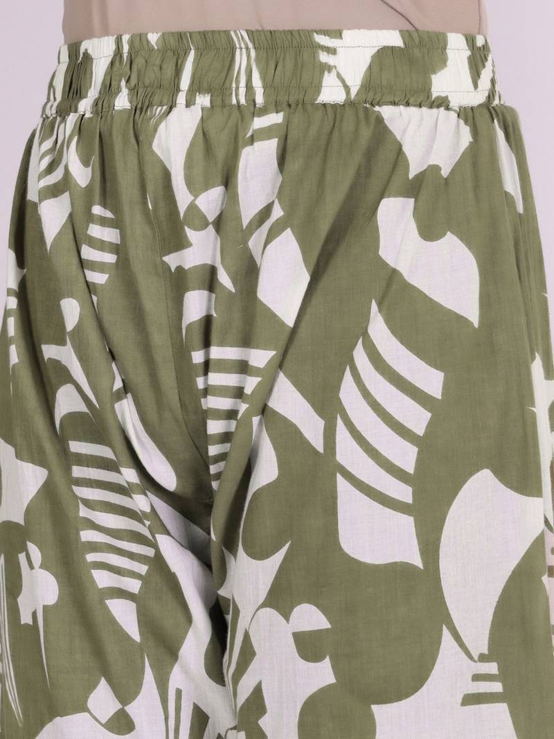 Floral Printed V-Neck Pure Cotton Straight Kurta With Trousers