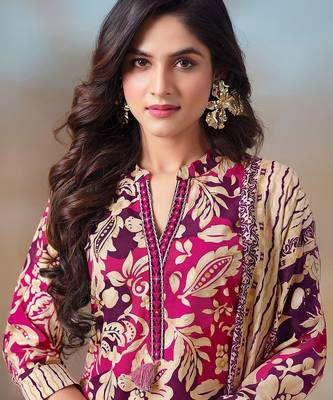 Women Floral Printed Regular Mirror Work Kurta with Trousers & With Dupatta 2