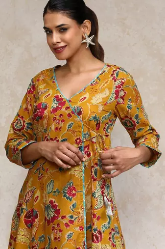 Floral Printed V-Neck Angrakha Kurta With Trousers