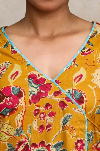 Floral Printed V-Neck Angrakha Kurta With Trousers