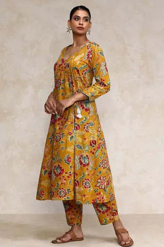 Floral Printed V-Neck Angrakha Kurta With Trousers