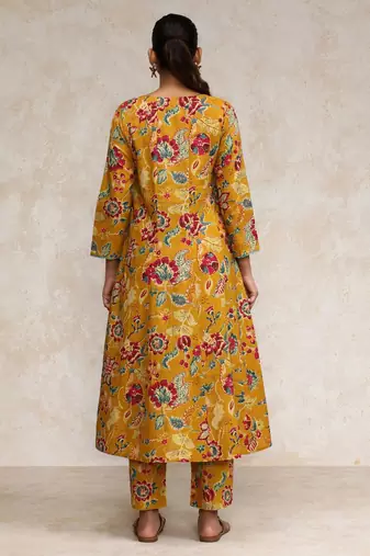 Floral Printed V-Neck Angrakha Kurta With Trousers