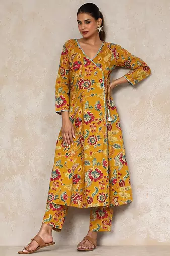 Floral Printed V-Neck Angrakha Kurta With Trousers