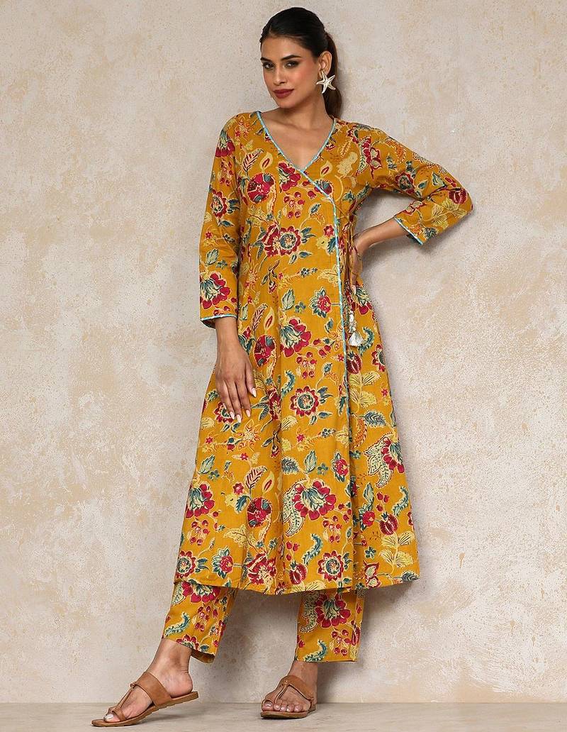 Floral Printed V-Neck Angrakha Kurta With Trousers