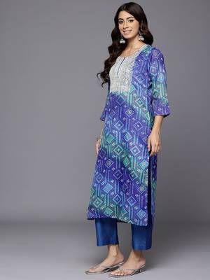 Bandhani Embroidered Sequinned Silk Georgette Republic Day Kurta With Trousers & Dupatta 6