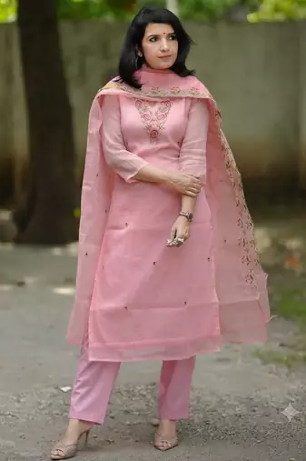Beautiful pastel pink intricate floral embroidered kota doriya kurti pant suit set