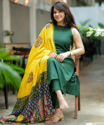 Beautiful bottle green solid handloom cotton neck a-line kurta palazzo set with yellow ajrakh applique mulmul dupatta 2