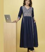 Women Ethnic Motifs Embroidered Empire Thread Work Kurta with Trousers