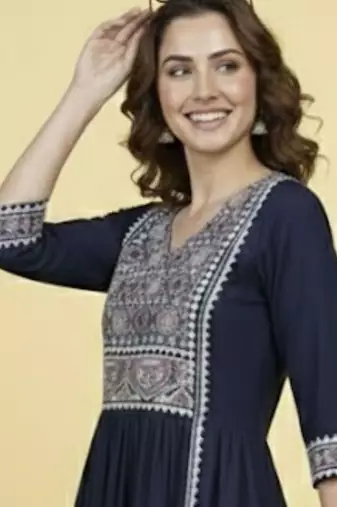 Women Ethnic Motifs Embroidered Empire Thread Work Kurta with Trousers