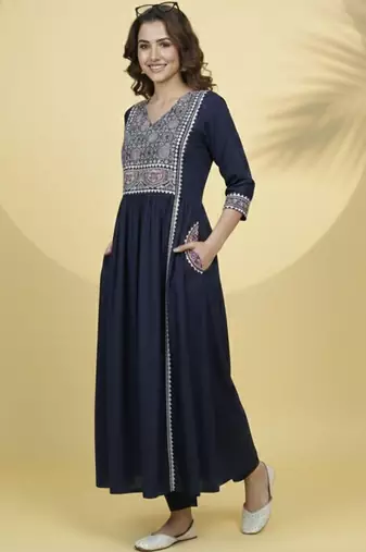 Women Ethnic Motifs Embroidered Empire Thread Work Kurta with Trousers