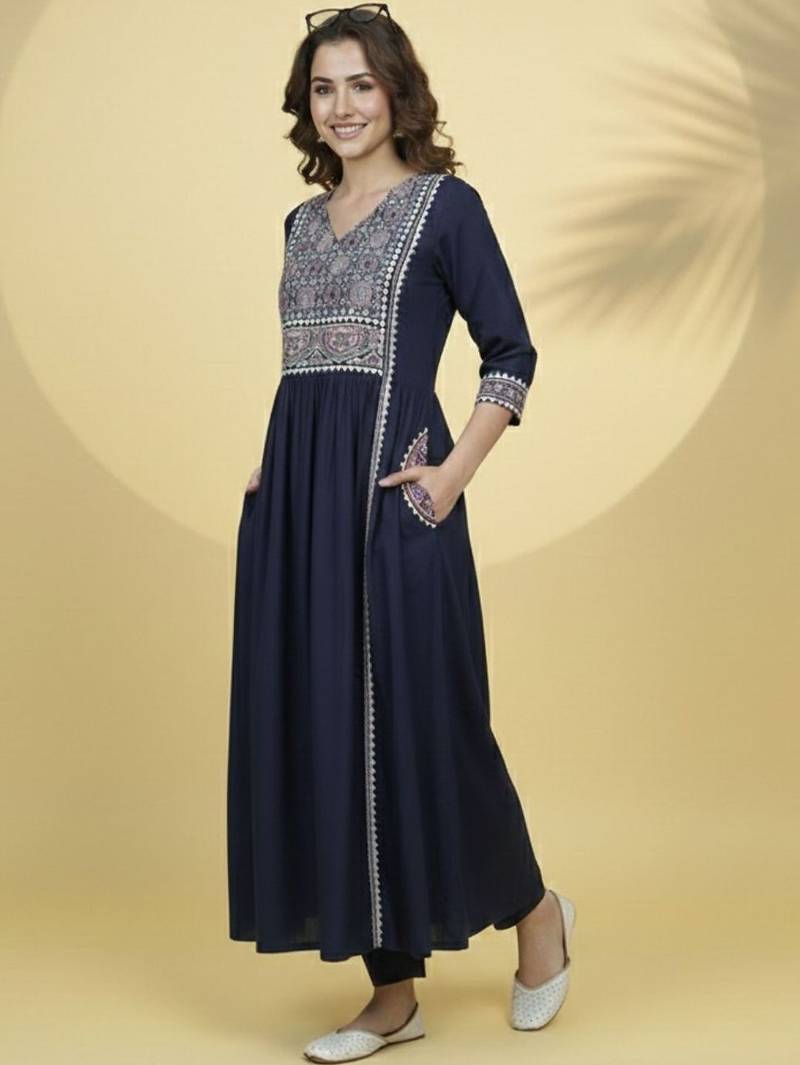 Women Ethnic Motifs Embroidered Empire Thread Work Kurta with Trousers