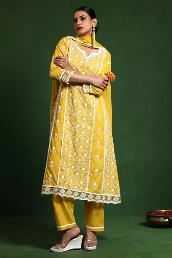 Women Floral Embroidered Regular Chikankari Pure Cotton Kurta with Trousers & With Dupatta