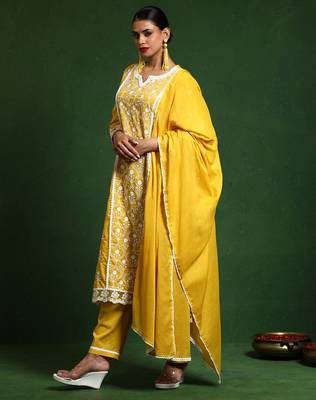 Women Floral Embroidered Regular Chikankari Pure Cotton Kurta with Trousers & With Dupatta 4