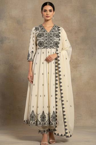 Women Ethnic Motifs Embroidered Empire Thread Work Pure Cotton Kurta with Trousers & With Dupatta