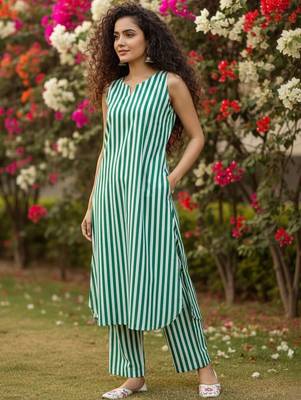 Women Printed Regular Kurta with Trousers 1
