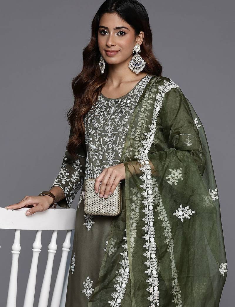 Ethnic Motif Thread Embroidered Kurta with Embroidered Trousers & Dupatta