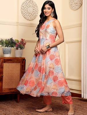 Women Printed Empire Kurta with Trousers & With Dupatta 5