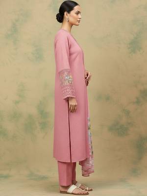Women Floral Regular Thread Work Kurta with Trousers & With Dupatta 2