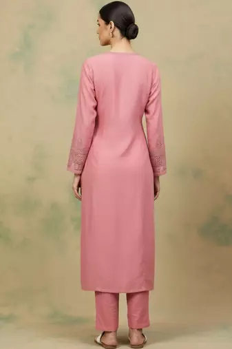 Women Floral Regular Thread Work Kurta with Trousers & With Dupatta