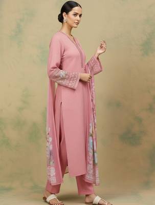 Women Floral Regular Thread Work Kurta with Trousers & With Dupatta 4