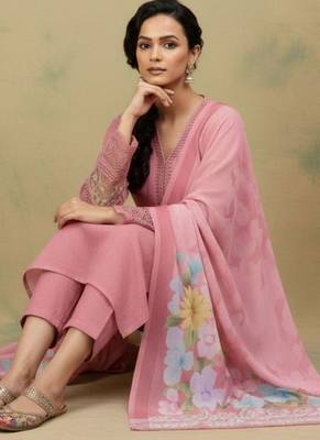Women Floral Regular Thread Work Kurta with Trousers & With Dupatta 7