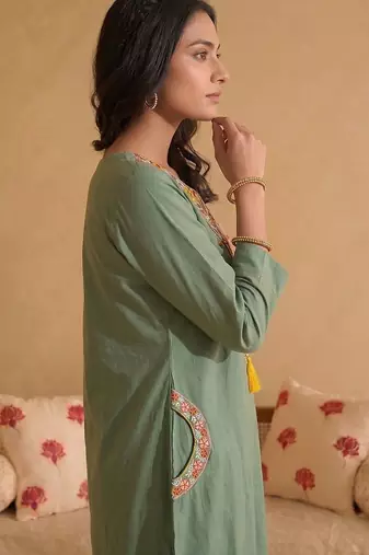 Women Ethnic Motifs Embroidered Regular Mirror Work Kurta with Trousers & With Dupatta