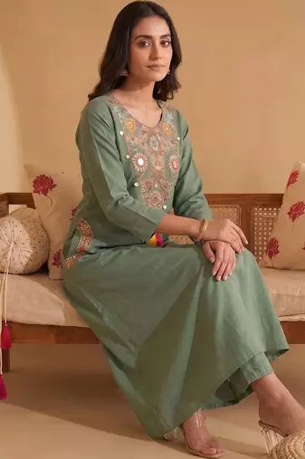 Women Ethnic Motifs Embroidered Regular Mirror Work Kurta with Trousers & With Dupatta