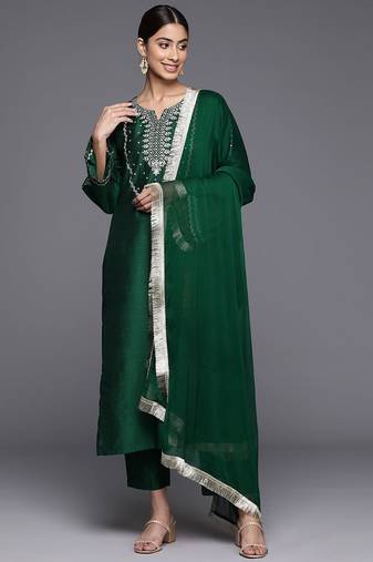 Women Round Neck Sequinned & Zari Kurta & Trouser With Fringed Detail Dupatta