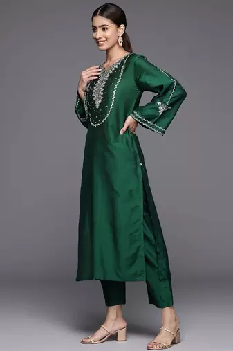 Women Round Neck Sequinned & Zari Kurta & Trouser With Fringed Detail Dupatta