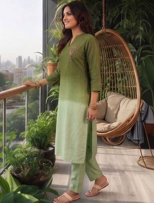 Women Ombre Dyed Regular Thread Work Kurta with Trousers 2