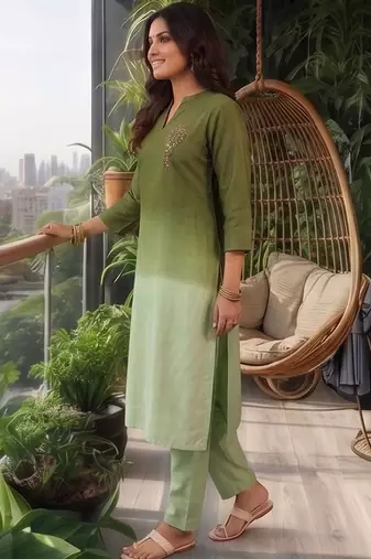 Women Ombre Dyed Regular Thread Work Kurta with Trousers
