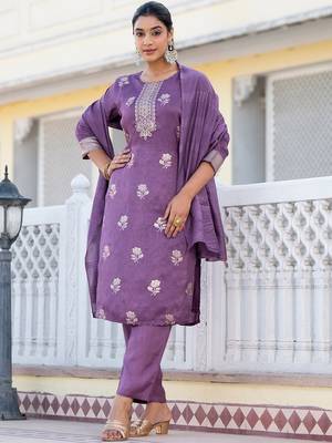 Regular Chanderi Silk Kurta with Trouser & Dupatta 1