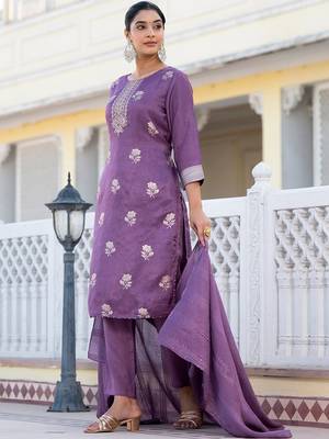 Regular Chanderi Silk Kurta with Trouser & Dupatta 5