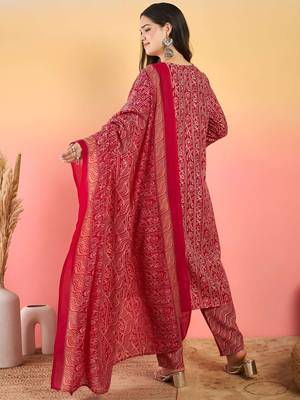 Women Ethnic Motifs Printed Kurta with Churidar & Dupatta 4