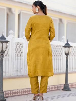 Regular Chanderi Silk Kurta with Trouser & Dupatta 5