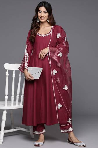 Women Embroidered Thread Work Anarkali Kurta with Trousers & With Dupatta