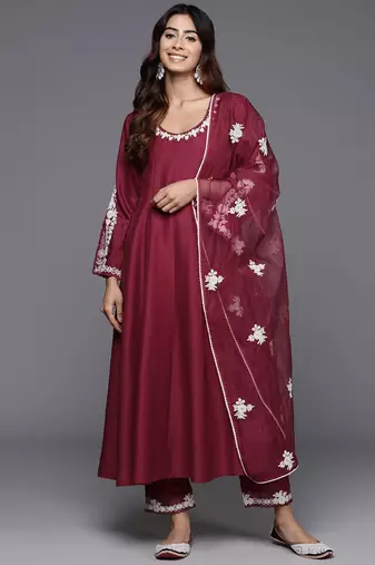 Women Embroidered Thread Work Anarkali Kurta with Trousers & With Dupatta