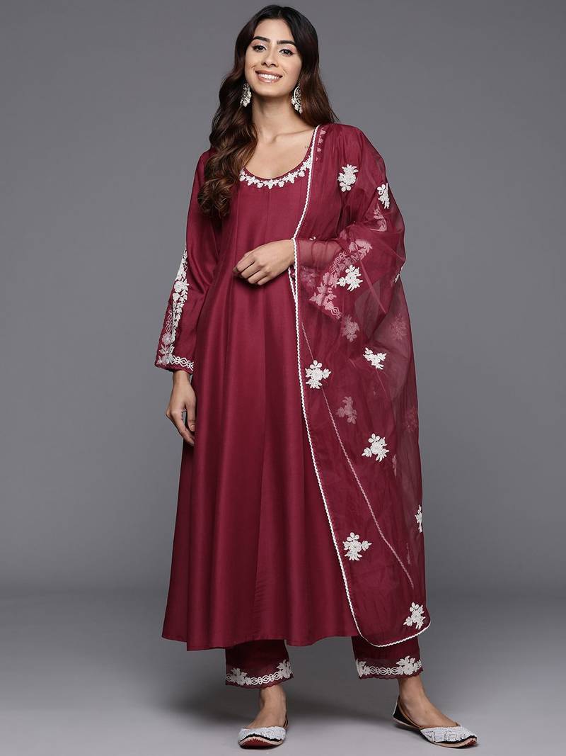 Women Embroidered Thread Work Anarkali Kurta with Trousers & With Dupatta