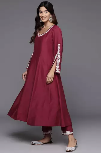 Women Embroidered Thread Work Anarkali Kurta with Trousers & With Dupatta
