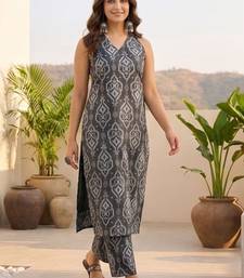 Women Ethnic Motifs Dyed Regular Kurta with Trousers