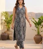 Women Ethnic Motifs Dyed Regular Kurta with Trousers