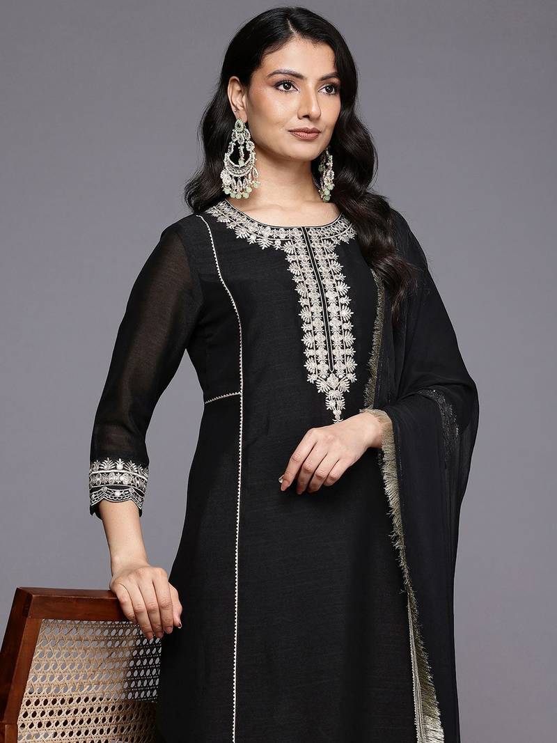 Ethnic Motifs Embroidered Zari Panelled Kurta With Trousers & Dupatta