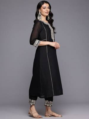 Ethnic Motifs Embroidered Zari Panelled Kurta With Trousers & Dupatta 6