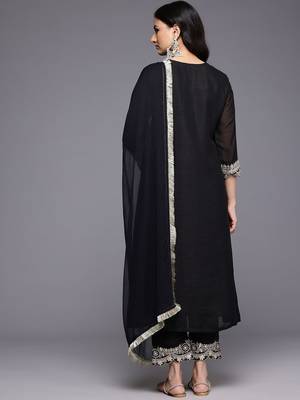 Ethnic Motifs Embroidered Zari Panelled Kurta With Trousers & Dupatta 7